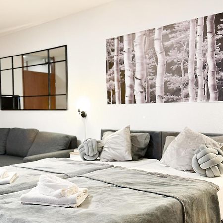 Modern Living In Karlsruhe - Frieden Apartments Exterior foto